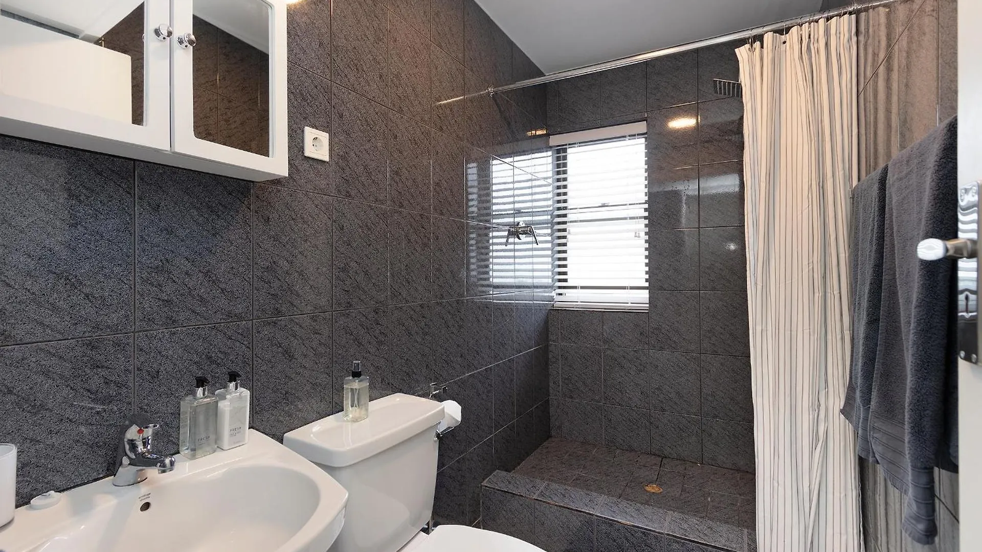 Camps Bay Private Room And Bathroom ケープタウン